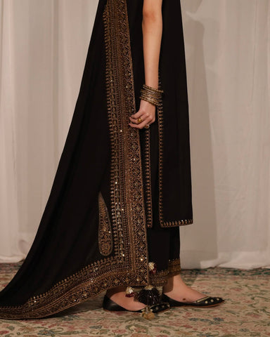 Laila | 3-Piece Stitched Embroidered Outfit